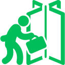 Icône verte d'une personne avec une mallette, passant par une porte ouverte, symbolisant la sortie ou le départ-représentant le portage bagages événements ou transport bagages Europe.