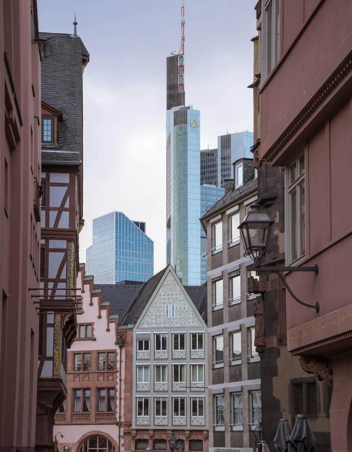 FRANCFORT_4_optimized_1759323760